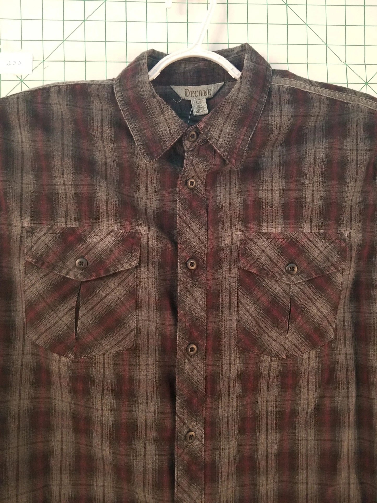 Decree Plaid Long Sleeve Button Up Large