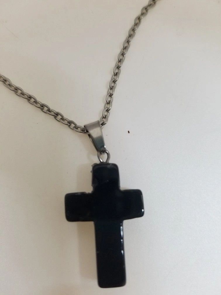 Carved Quartz Crucifix w/ Alloy Chain Necklace