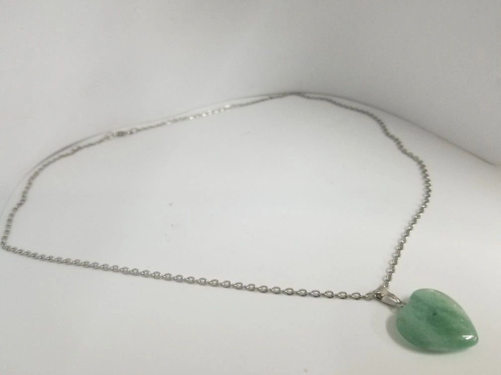Cut Quartz Green Heart Pendant Necklace