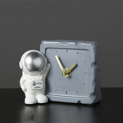 Astronaut creative children\'s room bookcase desktop astronaut clock Trinket boy\'s bedroom bedside decoration
