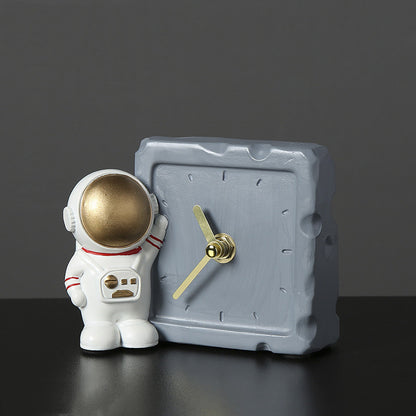 Astronaut creative children\'s room bookcase desktop astronaut clock Trinket boy\'s bedroom bedside decoration