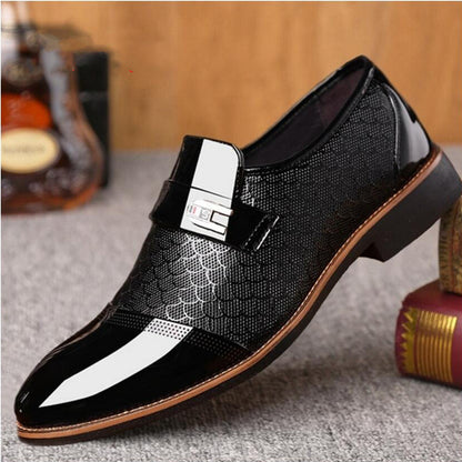 New embossed men's leather shoes