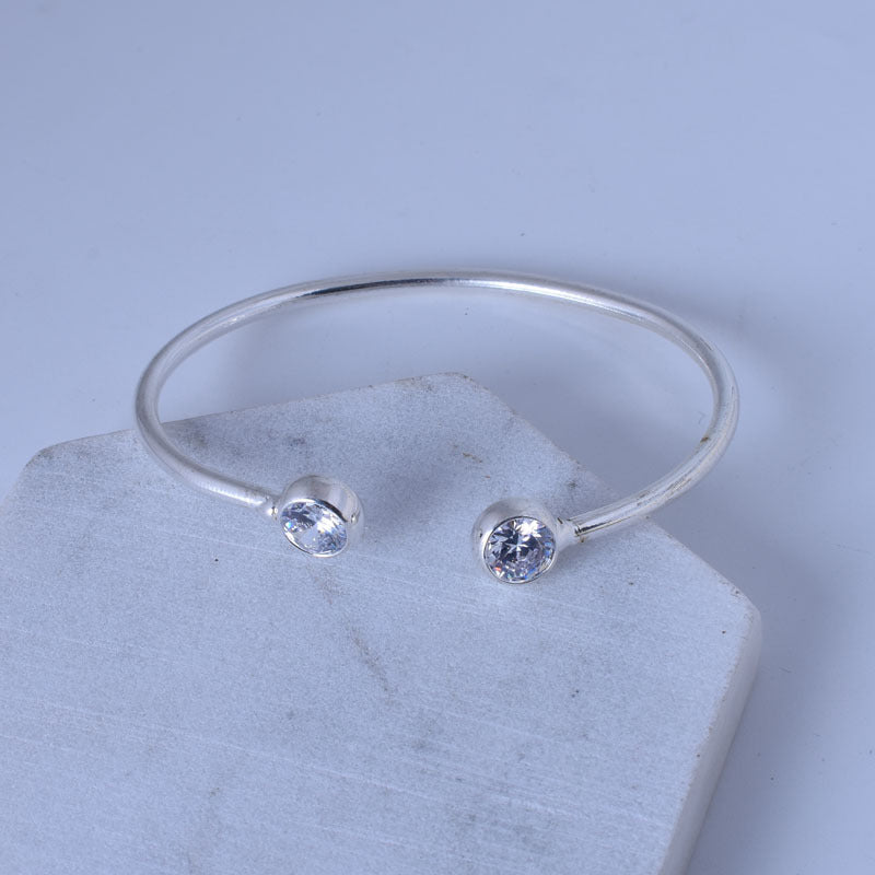 Classic Round Open-ended Simple Diamond Plated Bracelet