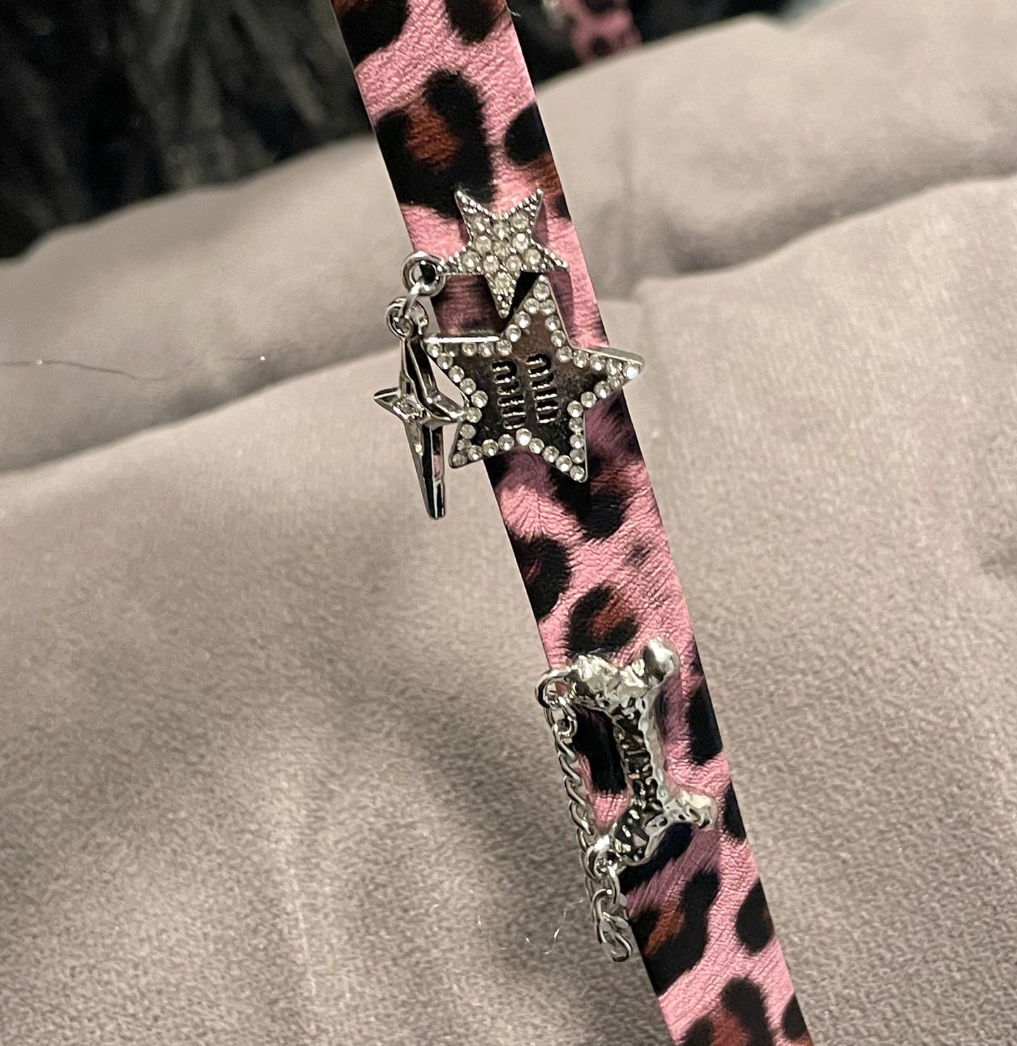 Sweet Cool Hot Girl Leopard Print XINGX Punk Leather Neck Band