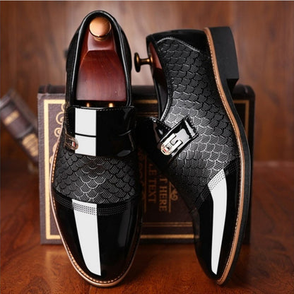 New embossed men's leather shoes