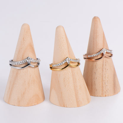 Light Luxury Inlaid Zircon V Ring