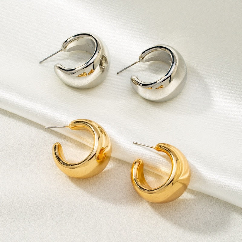 Fashion Simple European And American Style C- Shaped Hoop Earrings