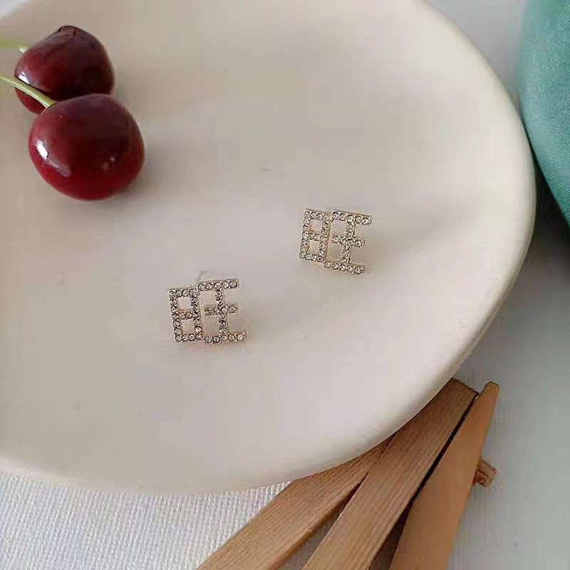 Small Exquisite Korean Earrings Cold Style