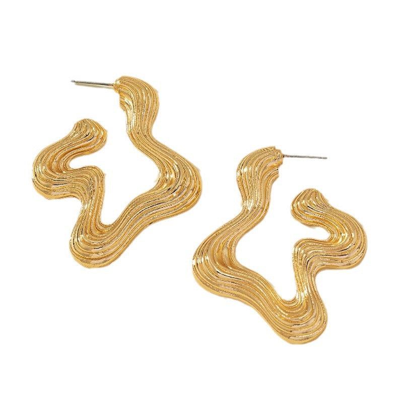 Retro Style Exaggerated Earrings Female European And American Style