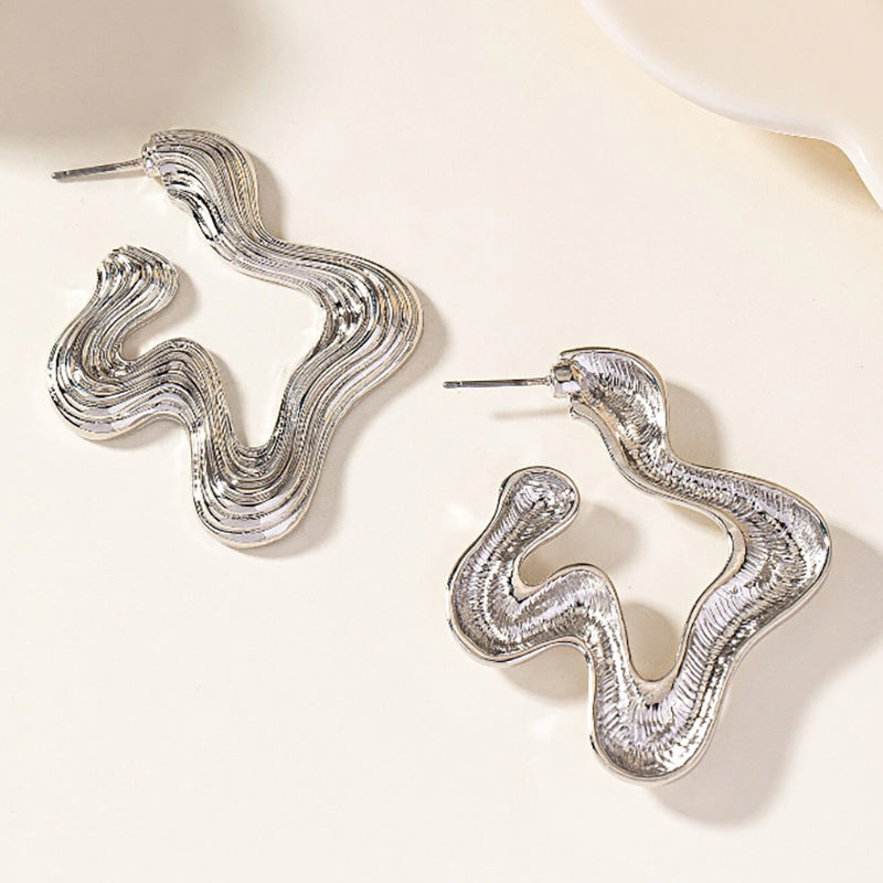 Retro Style Exaggerated Earrings Female European And American Style