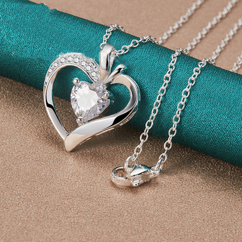 Love Diamond Pendant Jewelry Necklace