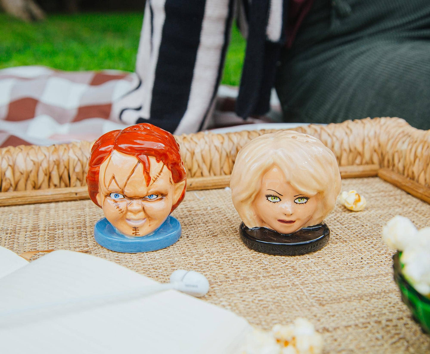 Toynk - Childs Play Chucky Bride Salt & Pepper Shaker Set