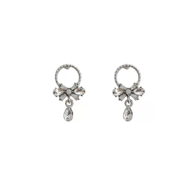 Feminine Versatile And Atmospheric Earrings