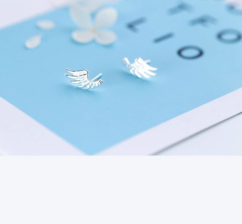 Lady Temperament Simple Wing Ear Studs