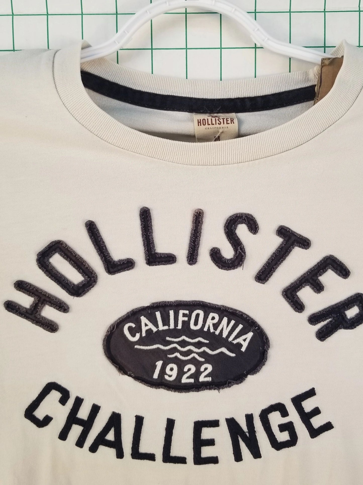 Hollister White Embroidered Tee Medium