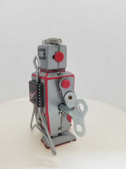 Tin Robot Wind-up Collector's Toy