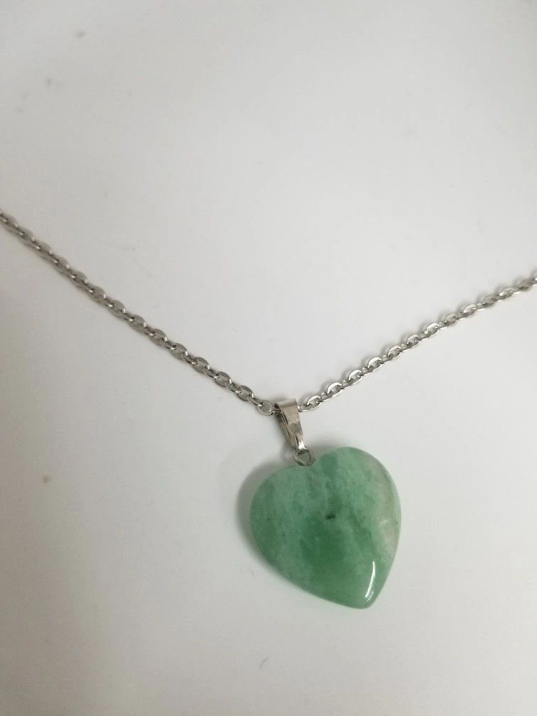 Cut Quartz Green Heart Pendant Necklace
