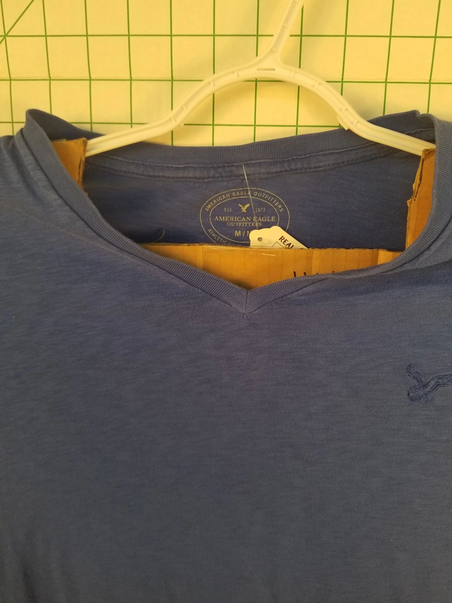 American Eagle V-Neck Tee Medium