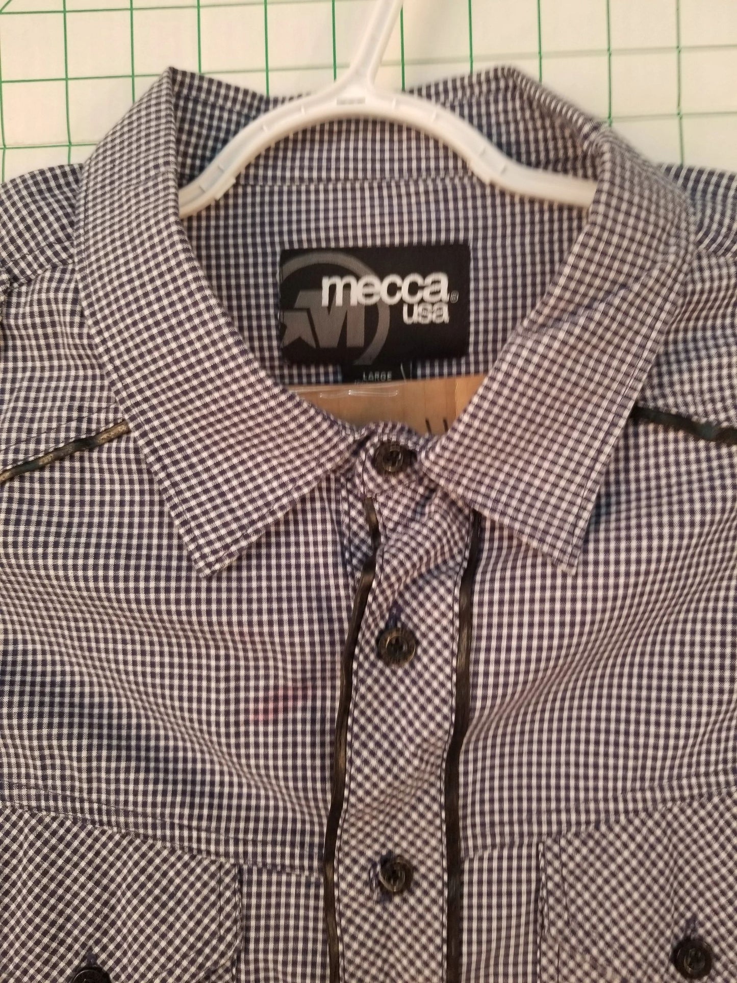 Mecca USA Long Sleeve Button Up L