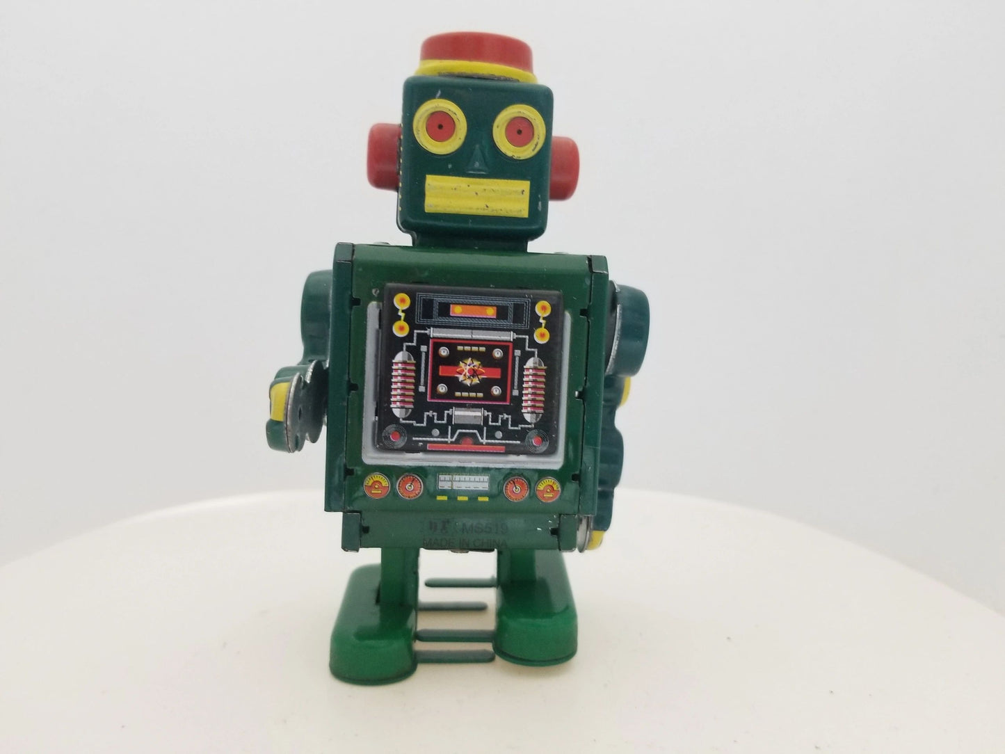 Tin Green Robot Wind-up Collector's Toy