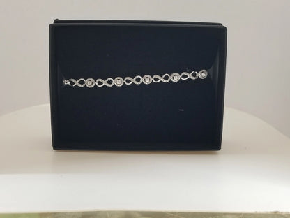 7.5 Silver Bracelet With Diamond Inlay