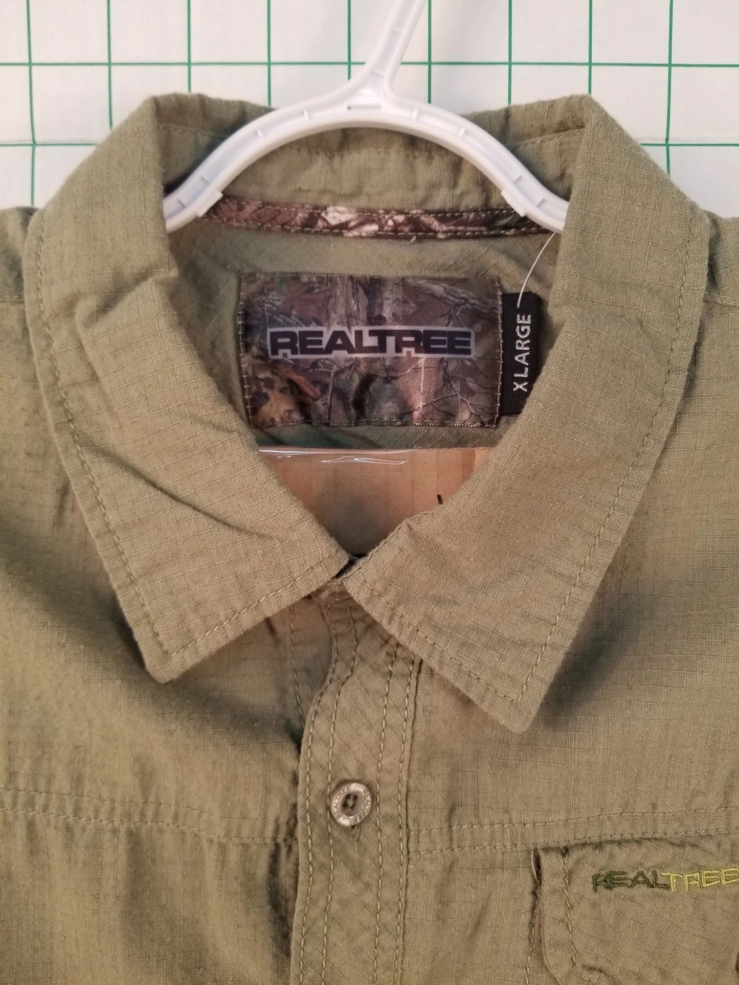 Realtree Green Button Down XL