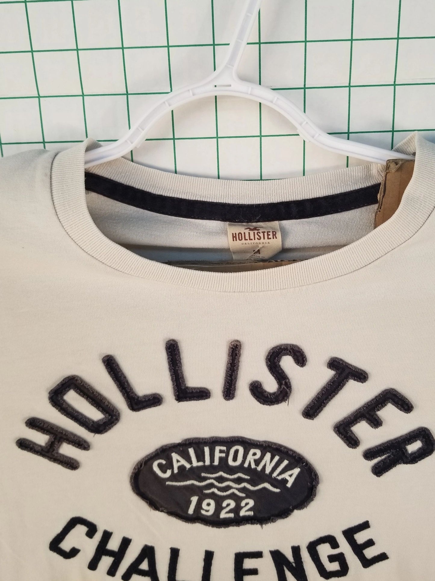 Hollister White Embroidered Tee Medium