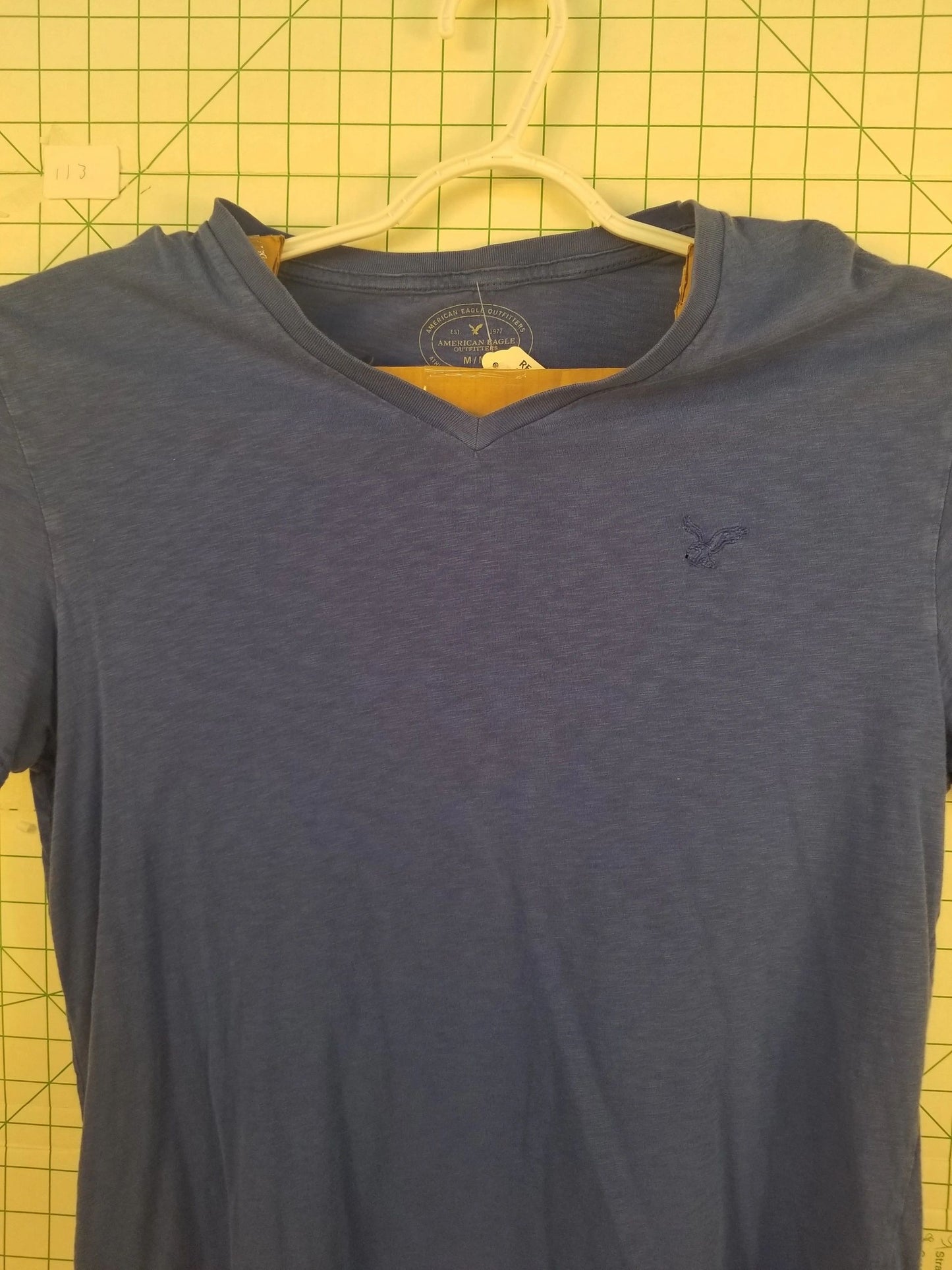 American Eagle V-Neck Tee Medium