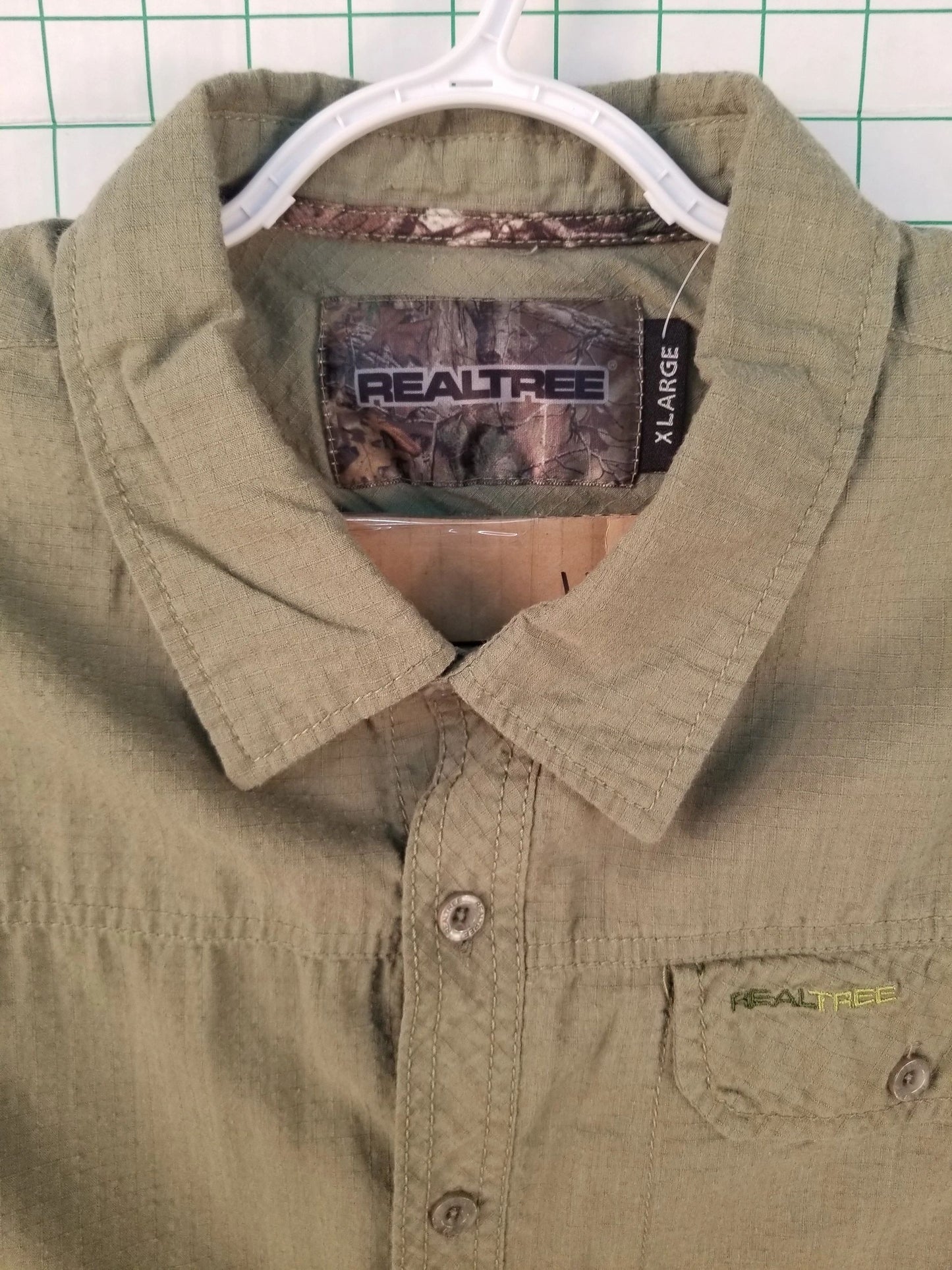 Realtree Green Button Down XL