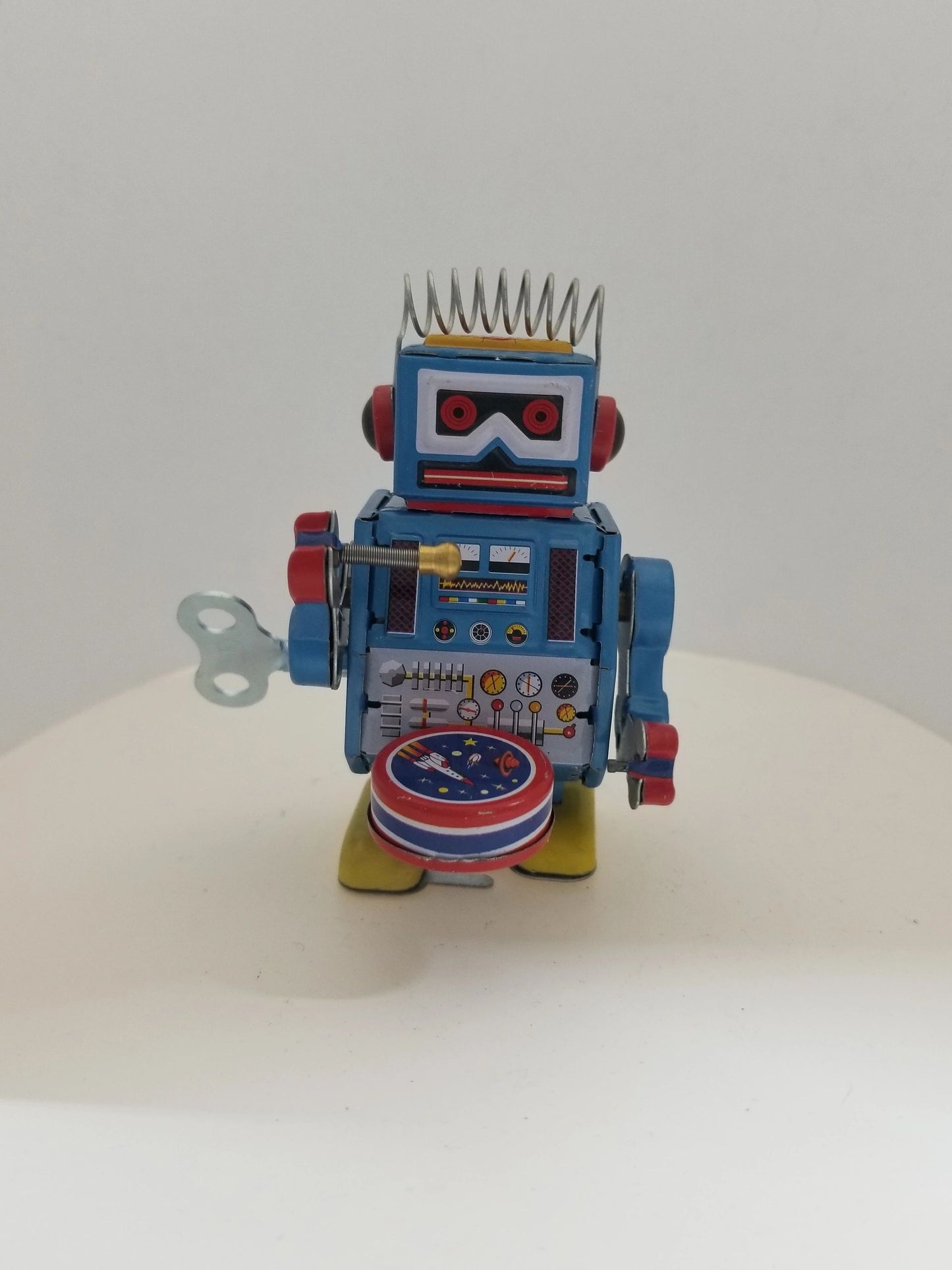 Tin Drumming Robot Wind-up Collector's Toy