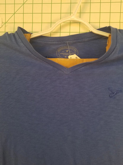 American Eagle V-Neck Tee Medium