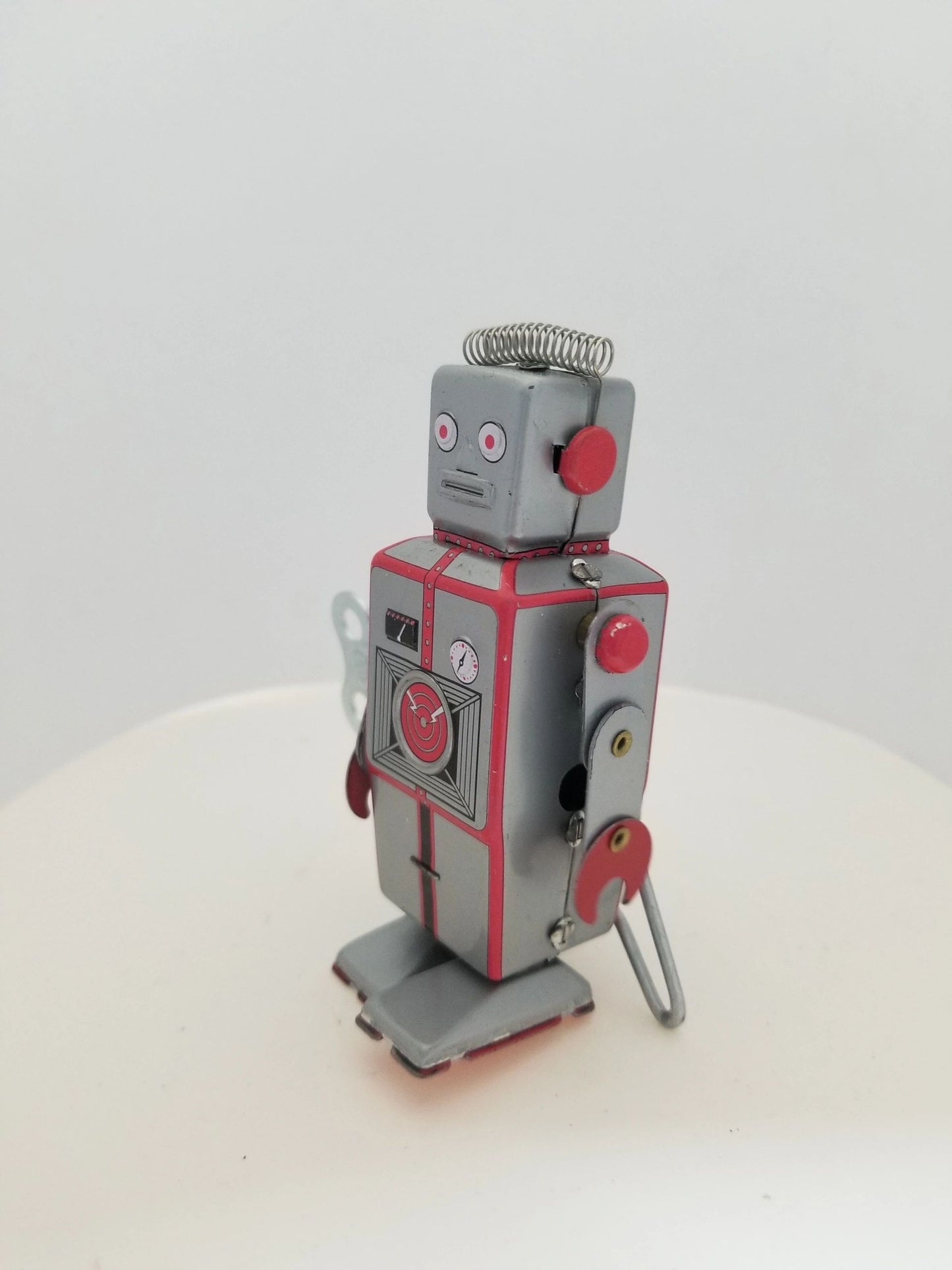 Tin Robot Wind-up Collector's Toy