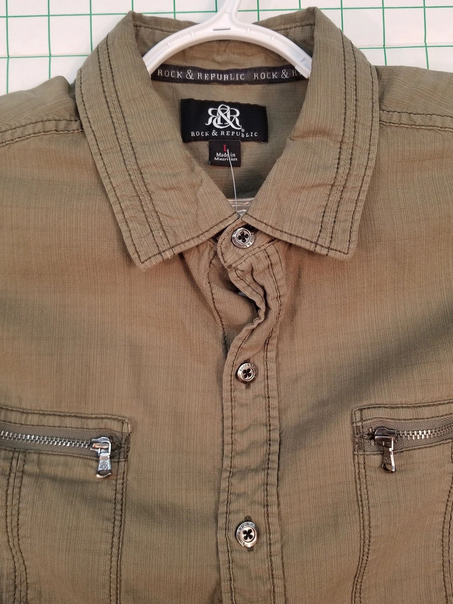 OD Green Rock & Republic Short Sleeve Button-up Large