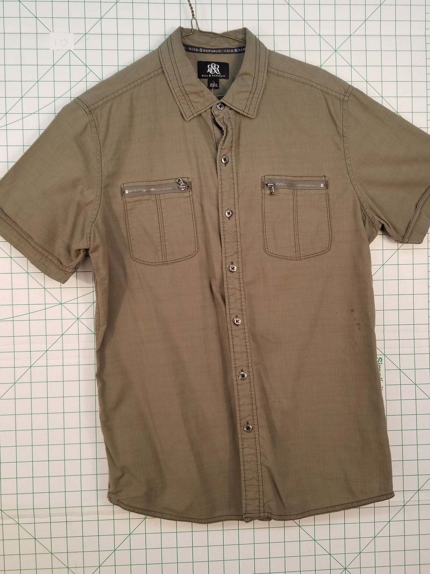 OD Green Rock & Republic Short Sleeve Button-up Large