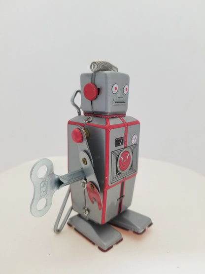 Tin Robot Wind-up Collector's Toy