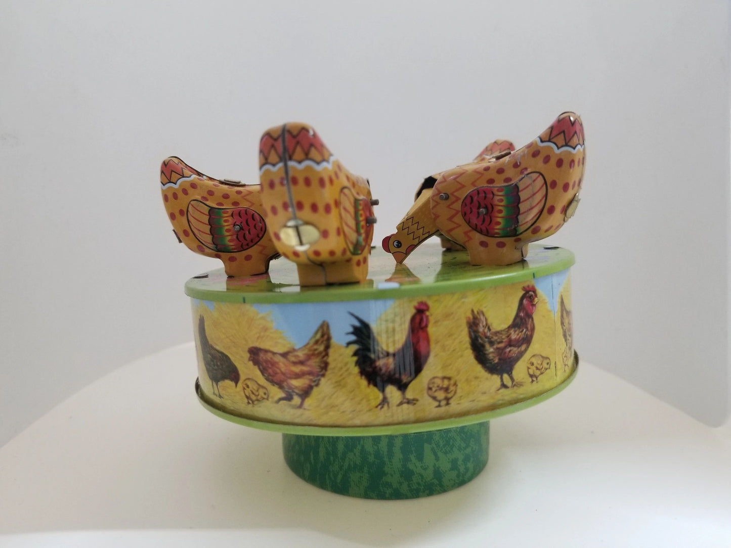 Tin Corn-pecking Chickens Wind-up Collector's Toy