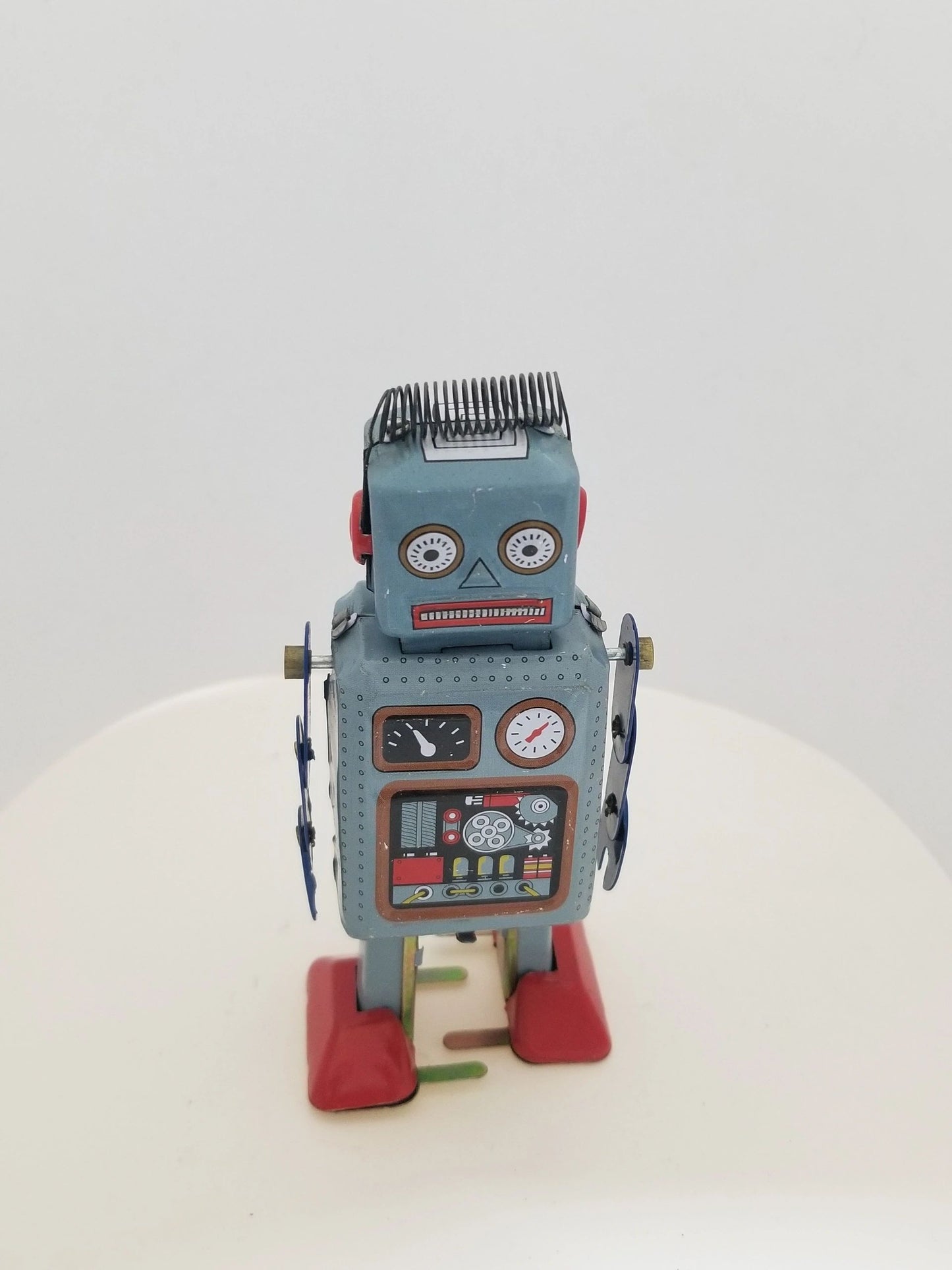Tin Walking Wind-up Robot Collector's Toy