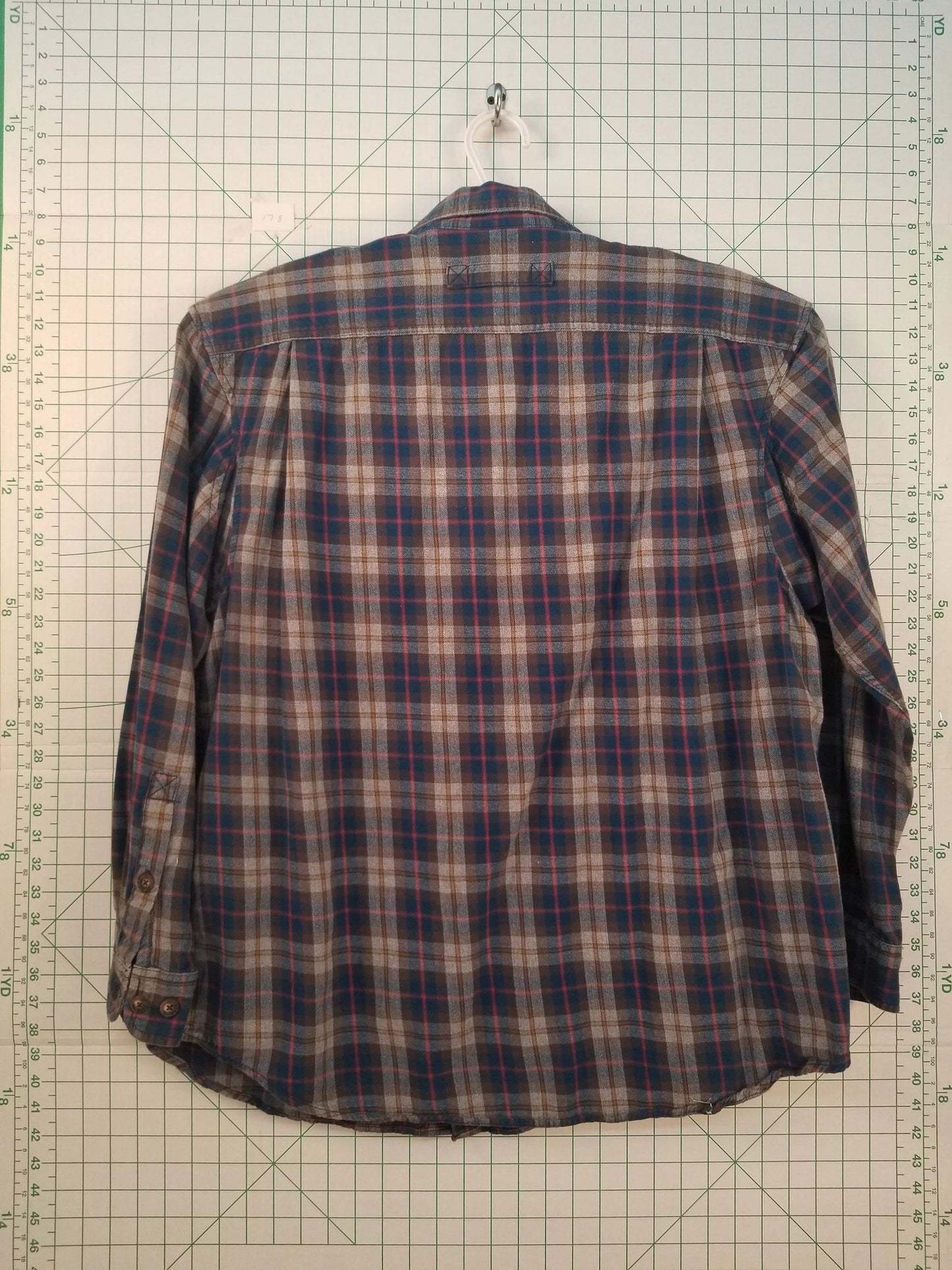 Duluth Trading Co Long Sleeve Button Up